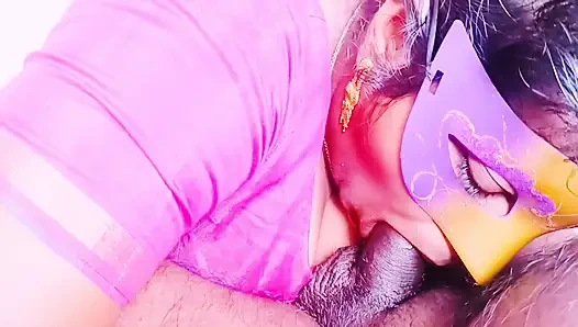 Seks selingkuh. Ibu rumah tangga kampung dengan kain sari yang cantik selingkuh dari suaminya ngentot ayah suaminya sendiri. Pembicaraan kotor Telugu.