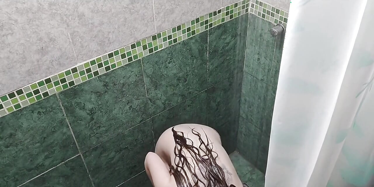 25minutový Zakázaný Pohled Při Sprchování