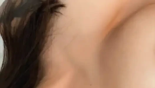 Ateşli striptiz ve yakın amcık orgazmı