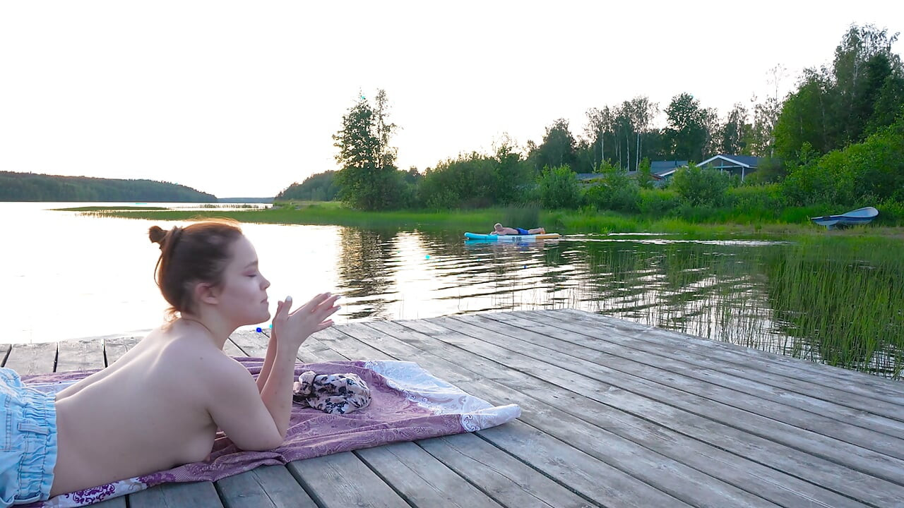 Гарячий анал з гарячими подругами на природі