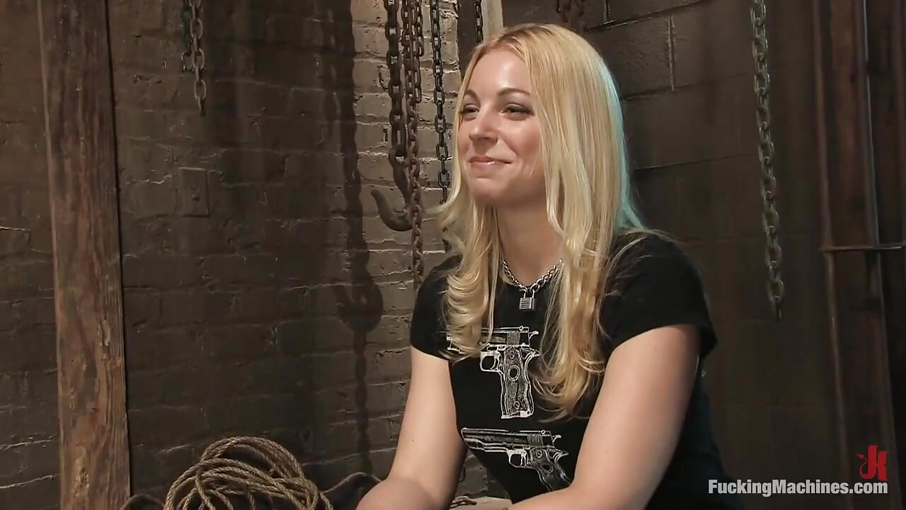 Surprise - Hollie Stevens og gæst Charley Chase