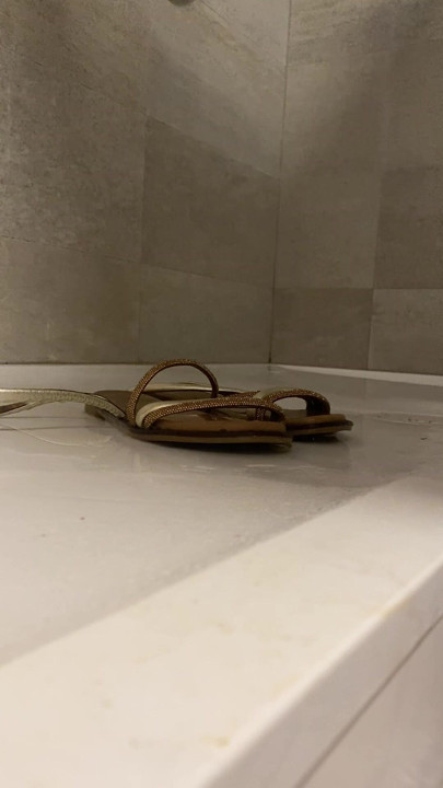 Os sapatos da minha meia-irmã estão lá para usar