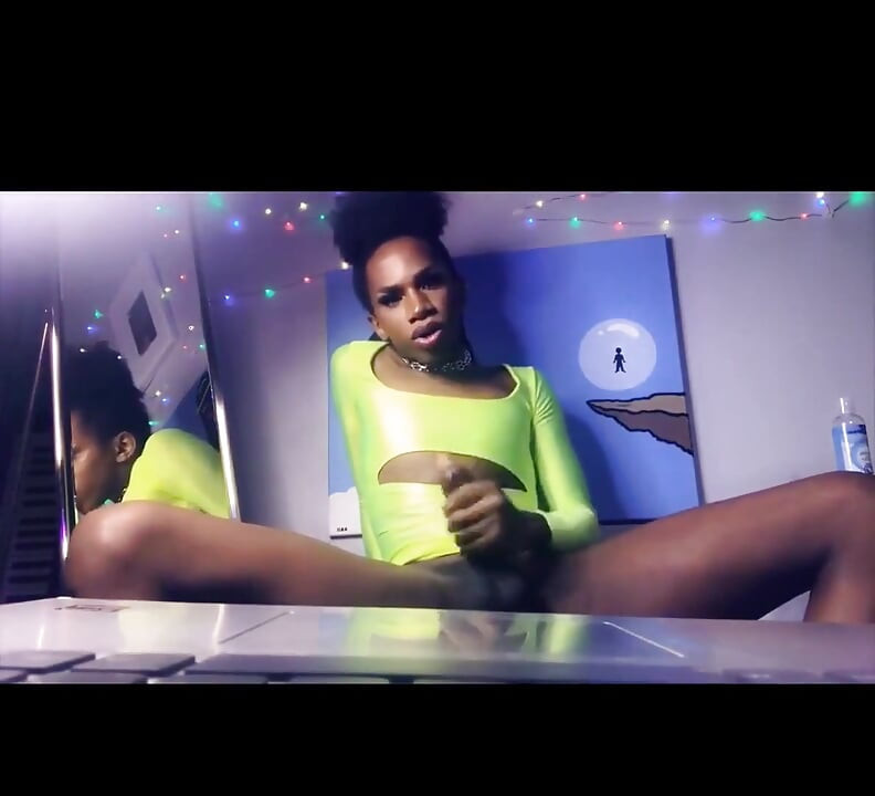 Here's a little cum video of your Neon Goddess. Just to hold you over.