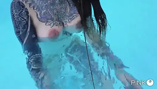 Ateşli kız Korinha Luca Ferrero tarafından sikiliyor