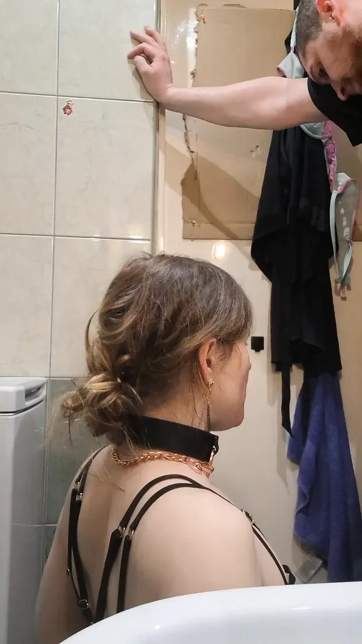 Amator Hot Married Couple Fast Fuck in Livingroom