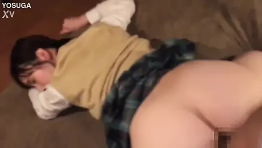 Japanische studentin mit dicken titten. Aufnahmen von ihr, wie sie von einem fremden immer und immer wieder creampie gemacht wird, wurde gefilmt