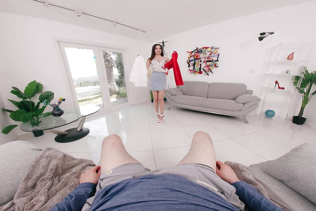 VRSpy - Curious Roommates: Her Crush