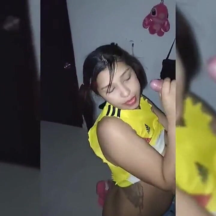 오랜 시간 내 친구와 나는 그를 내 집에 초대했고 우리는 결국 화장실에서 더러운 일을 했고 우리는 잠자리에 섰다.