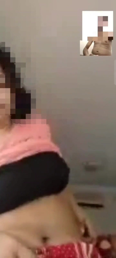 Kultni trenutak iz "Ja i moja zgodna nestašna seksi žena Sumy masturbacija seks u video pozivu"