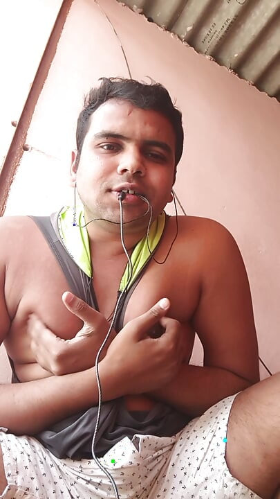 Oglądając twarde uczucie gorące i napalone podczas oglądania porno opanowuję się jak ja naprawdę