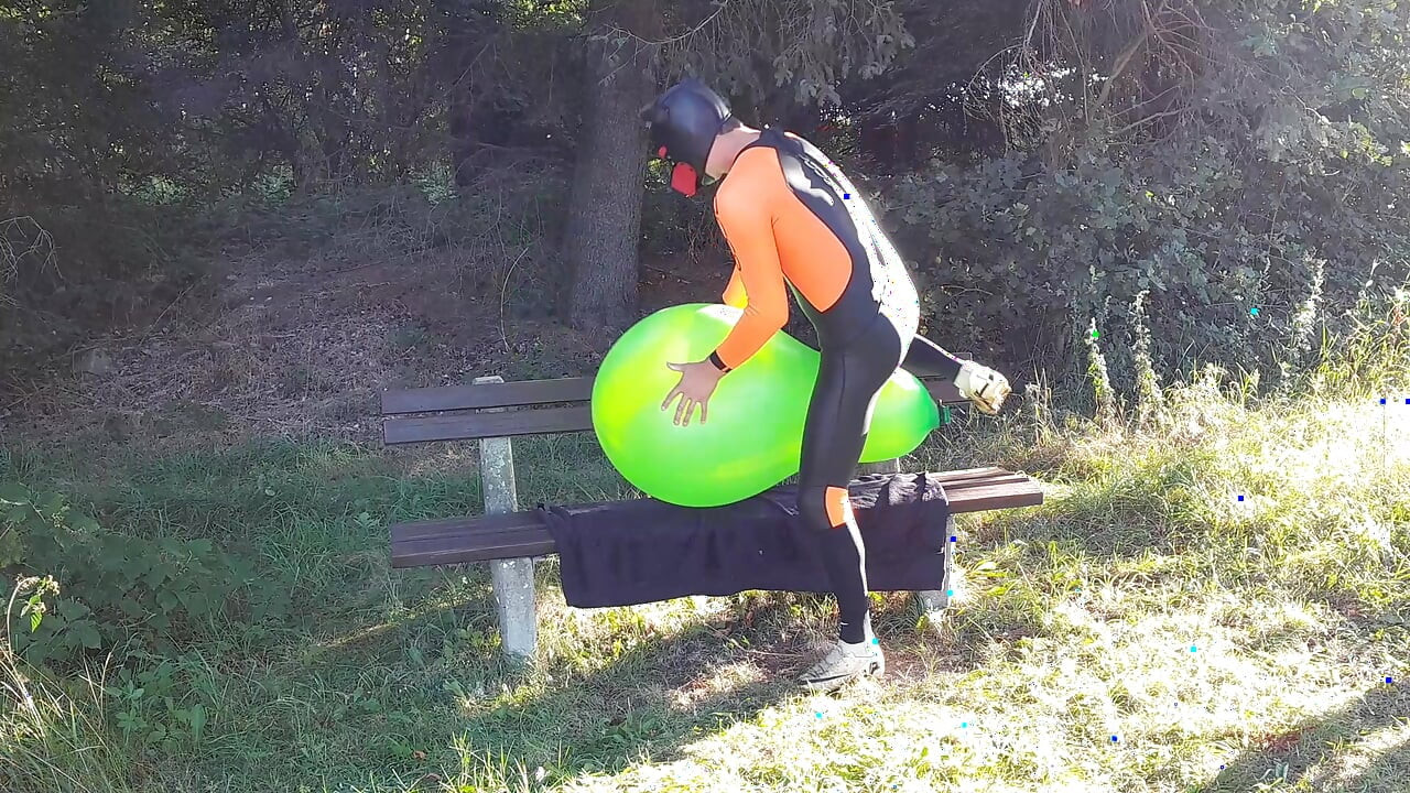 חליפת צלילה בלון