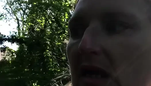 Entot aku dong! Aku pengen kencing di tempat terbuka!