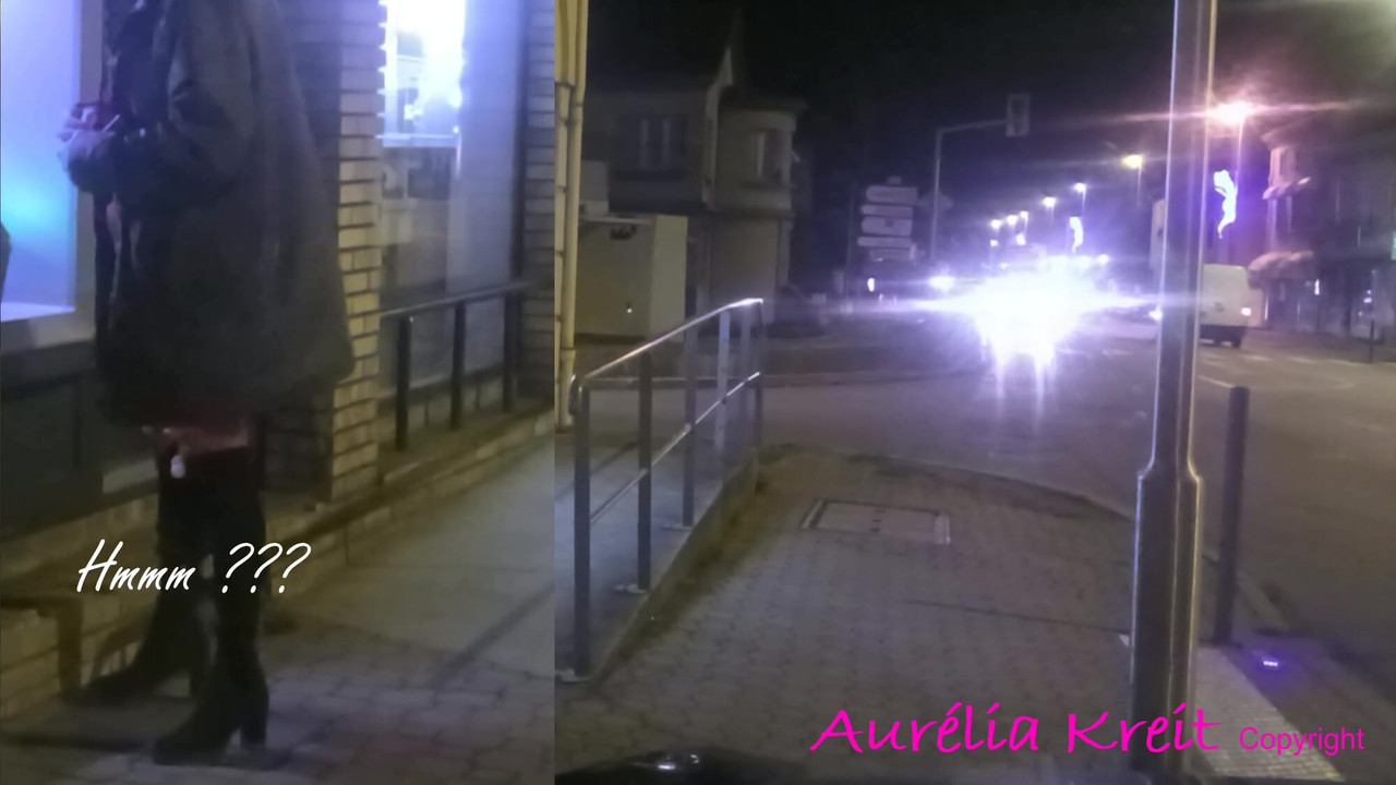 Mrs. Claus goes to the ATM for Santa Claus... Merry Christmas in the Drome!