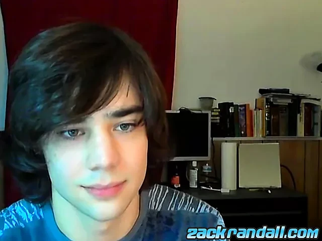 Young athletic Zack Randall masturbates solo and cums on cam