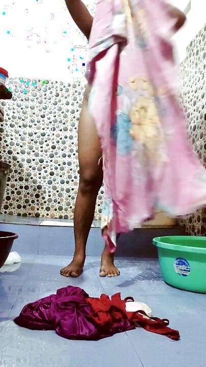 Indian desi girl morning nahane video
