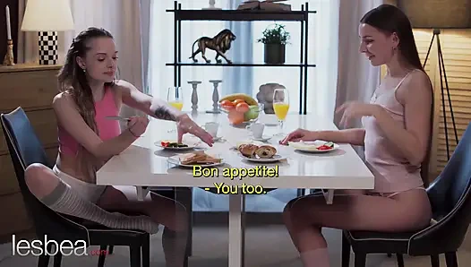 Sahabat berbagi rahasia lesbian - lesbea