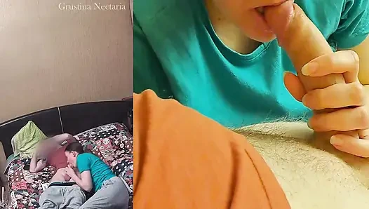 Gerçek Rus çiftin spontane yatak odasında oral seks, iki kamerada filme alındı