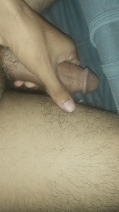 बहरीन में प्यासी चूत की तलाश में भूखा लंड