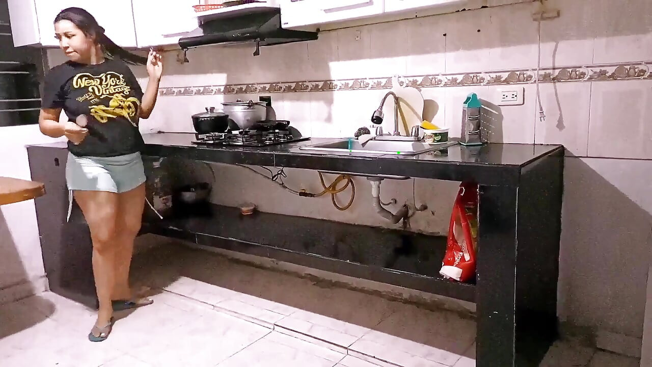 18 year old brunette big saggy tits from New York United States fucking her stepbrother's big dick muca