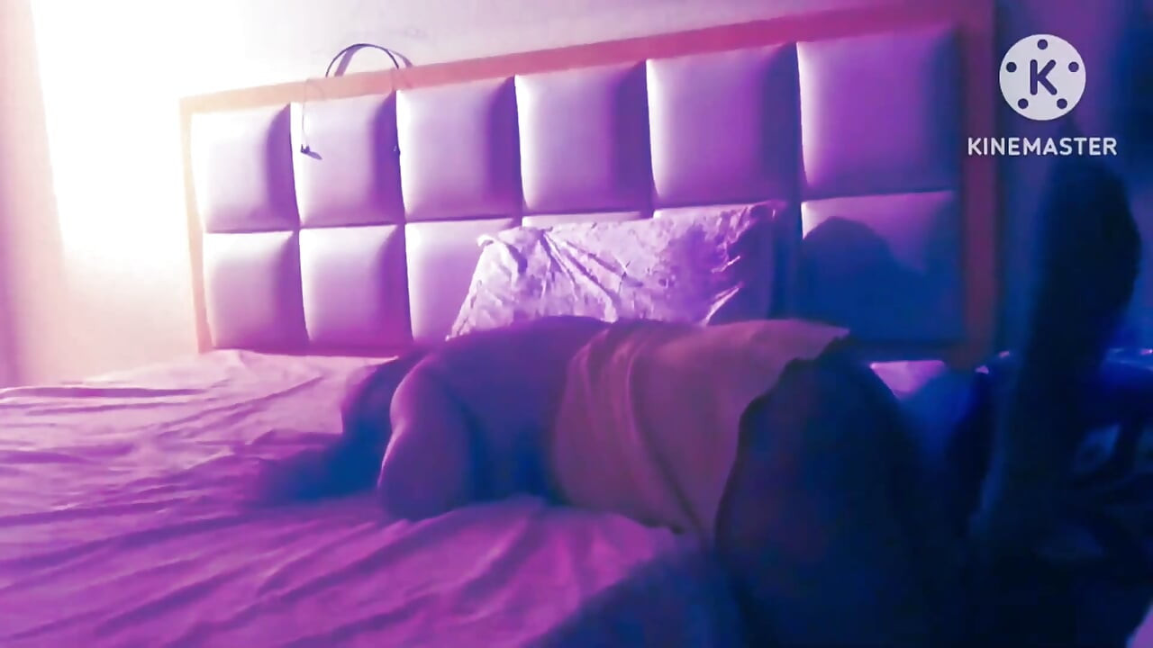 زوجة ساخنة في ليلة شهر العسل