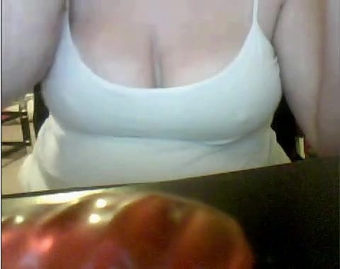 BBW shows Big Boobs