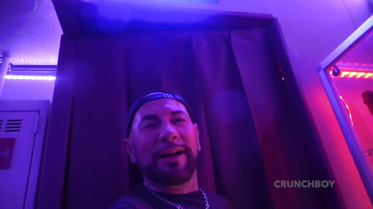 Jimy fucked barback by the Latino pornstra Viktor Rom