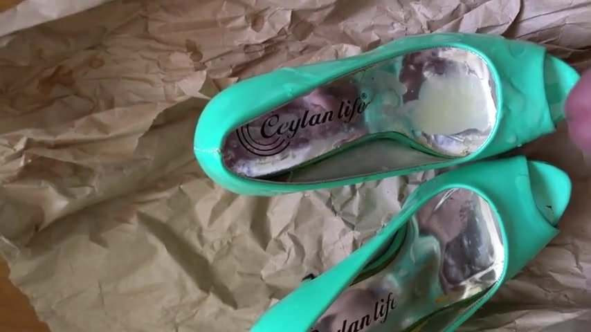 Cum on High heels