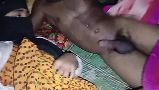 Waktu luang nikmatin saudara tiriku dan aku