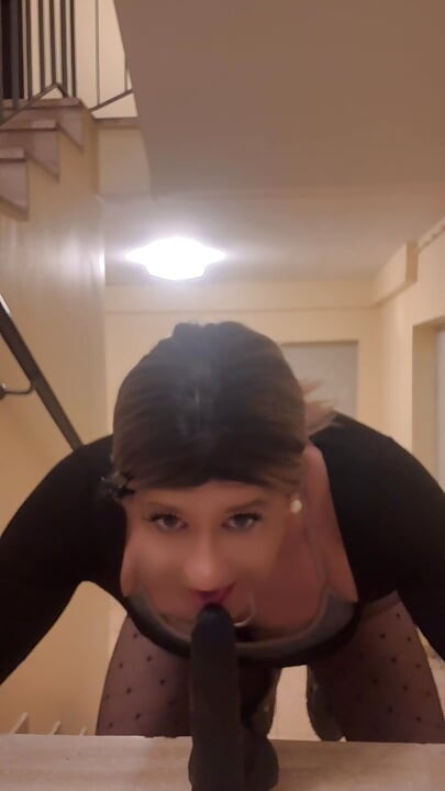 Sissy obey to Goddess Yasmin
