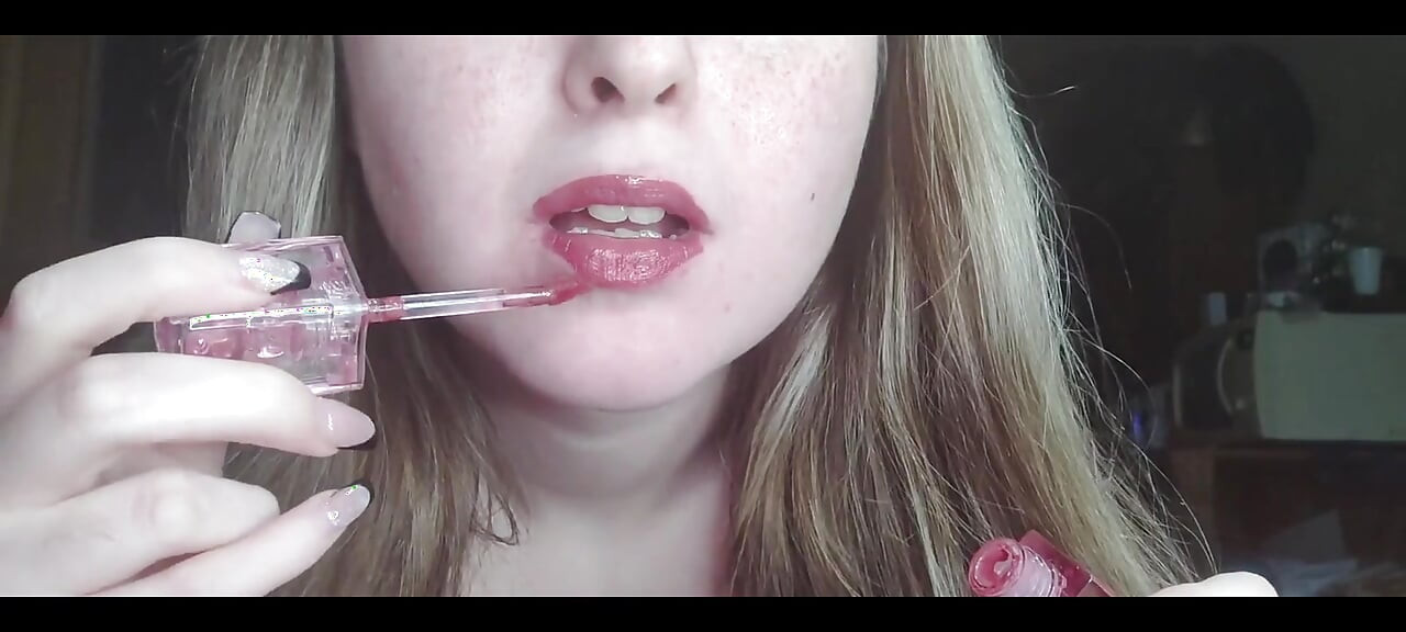 Примеряю 11 губных помад крупным планом - часть 2