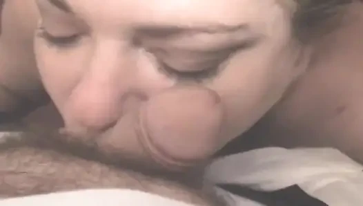 Reife blonde MILF reitet massiven bbc-hardcore
