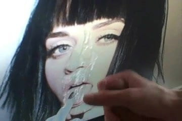 Katy Perry trib