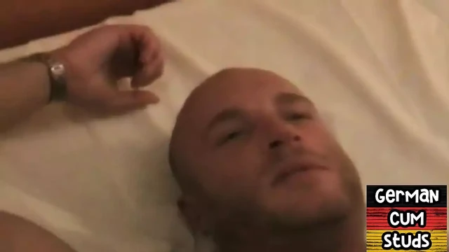 German amateur bottom barebacked in 3some while sucking