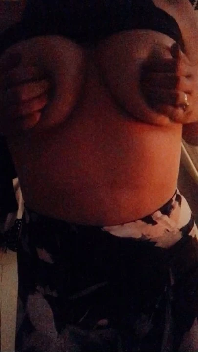 I love playing with my tits..