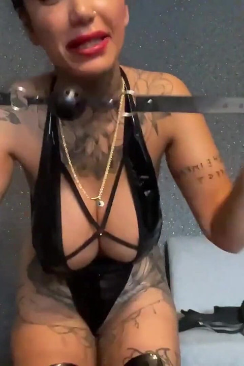 Dominant Tattooed MILF Commands Your Strokes Now