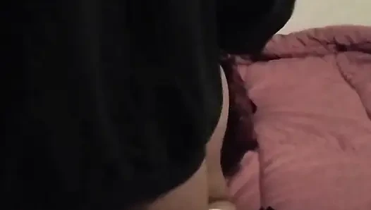 Üniversiteli kız komşum bir porno videosu kaydetmemizi istiyor!