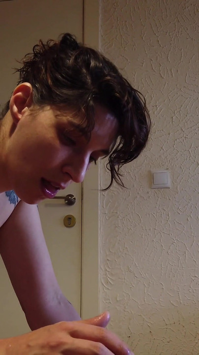 Min grannas kuk är min medan hans fru reser 4k