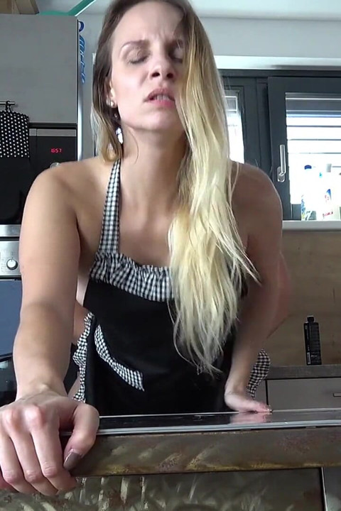 The Perfect Housewife Fucked & Squirted!