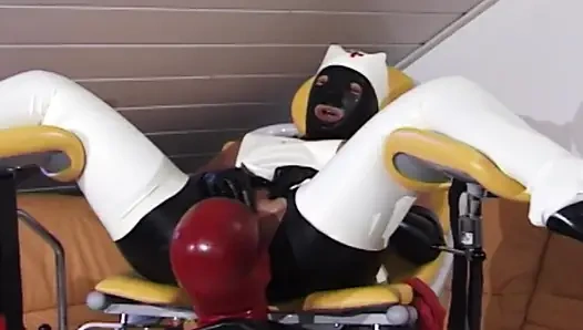 BDSM-süchtige deutsche schlampe gefesselt und in den arsch gefickt