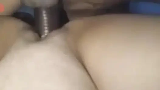 Sıkı ıslak amcık .sikişmek çok zevk alıyor