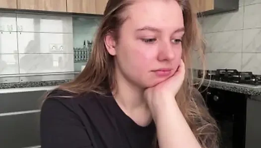 Jucielussie sabah mutfakta mastürbasyon yapıyor