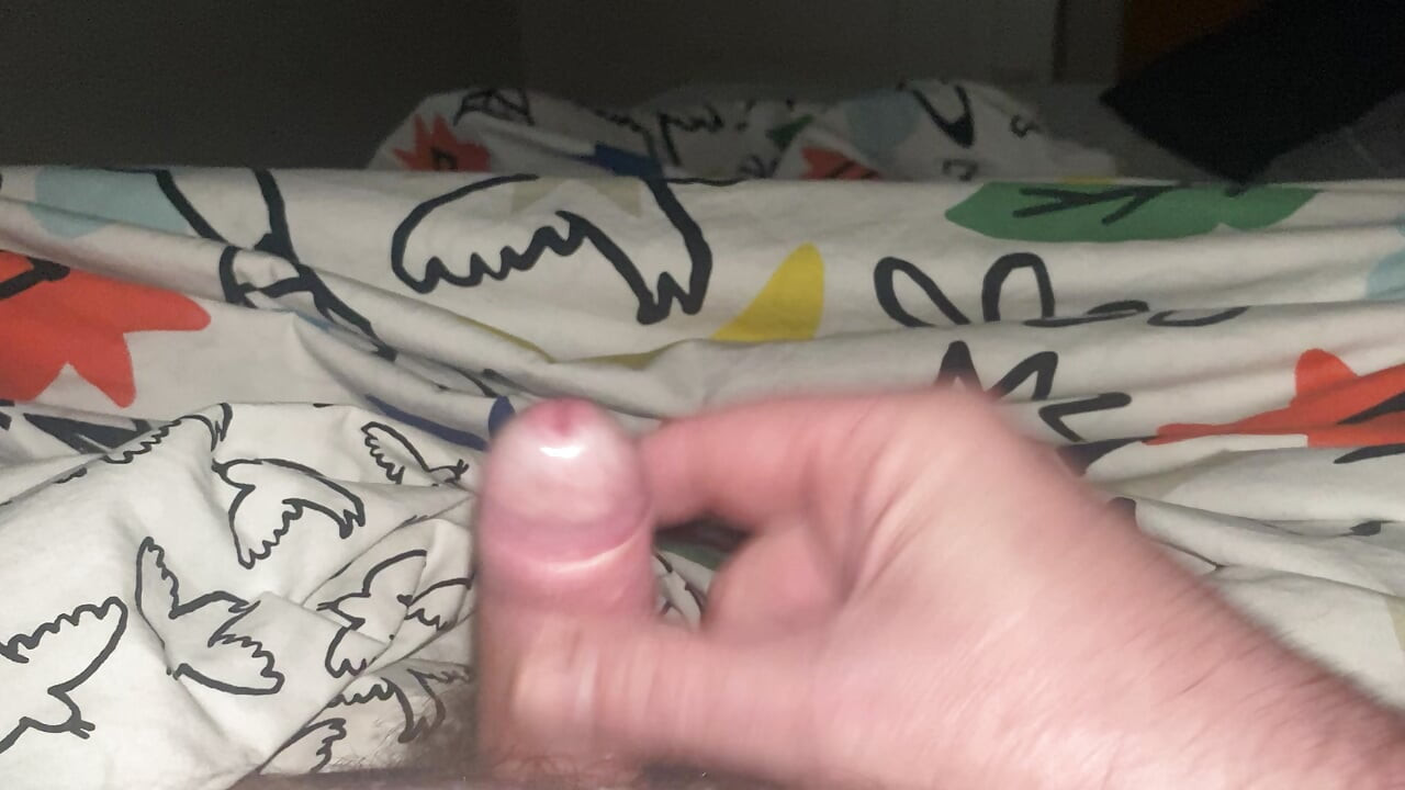 Two fingers handjob with cumshot while watching porn