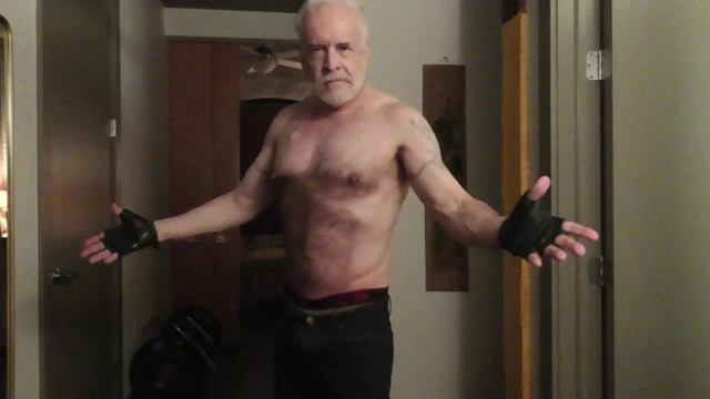 I'm a muscle faggot