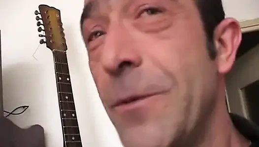 Üvey babam gerçek yaşlı bir domuz