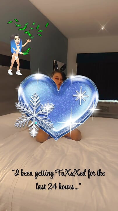 Barbiie é muito inTOXCating com aquela Lingerie Blue PlayBoy.