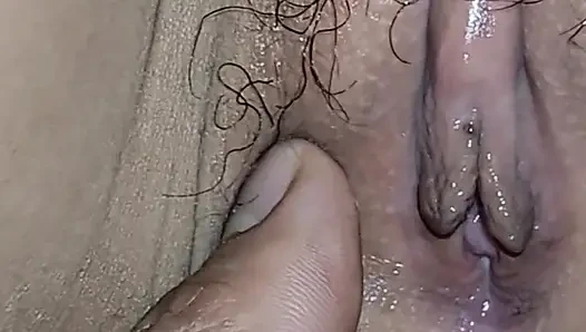 Skinny Asian Slut Really Likes Squirt