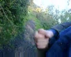 wanking outdoors (cum shot)
