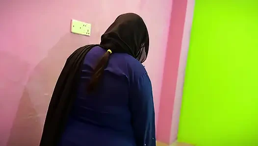 Fucking my Stepmom When she sweeping my room Without pant only wearing a hijab &amp; Abaya &amp; she try to seduce me to sex with her