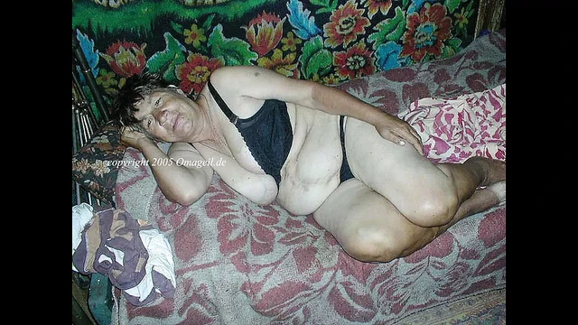 OmaGeiL Naked Granny Amateur Pictures Slideshow