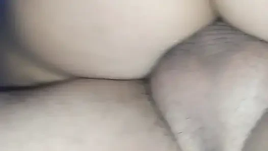 Menunggangi kontol besar dengan pantat gemuk itu